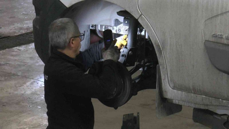 Otomobil yetkili servisi 20 gündür jeneratörle çalışıyor