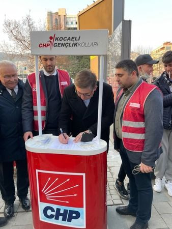CHP’li gençler sobada fatura yaktı