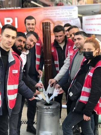 CHP’li gençler sobada fatura yaktı