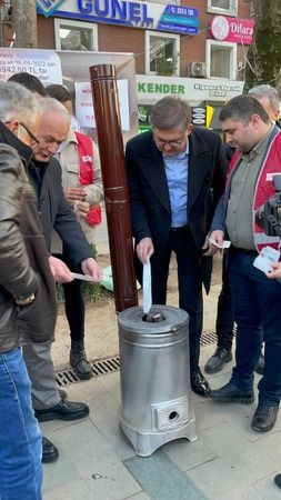 CHP’li gençler sobada fatura yaktı