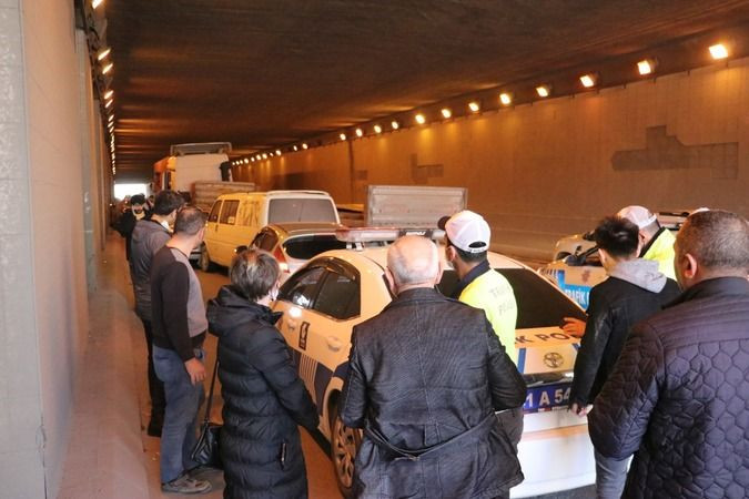 Kocaeli'de 7 aracın karıştığı zincirleme kaza!