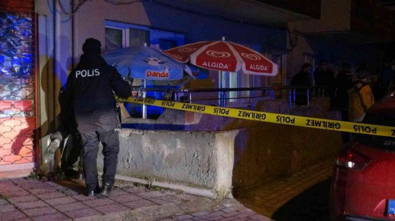 Evinde yalnız yaşayan adamı ÖLDÜRDÜLER!