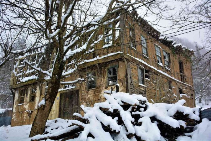 Şehrin ışıkları kar ile birleşti, ortaya bu manzaralar çıktı