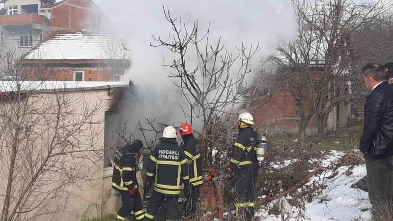 Metruk bina alevlere teslim oldu
