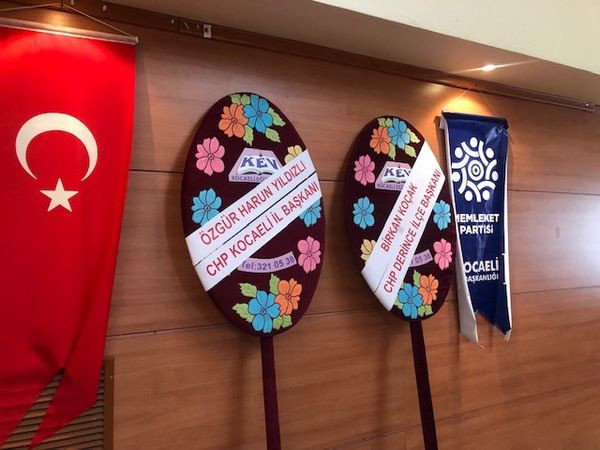 CHP’lilerden İNCE’NİN KONGRESİNE ÇELENK!