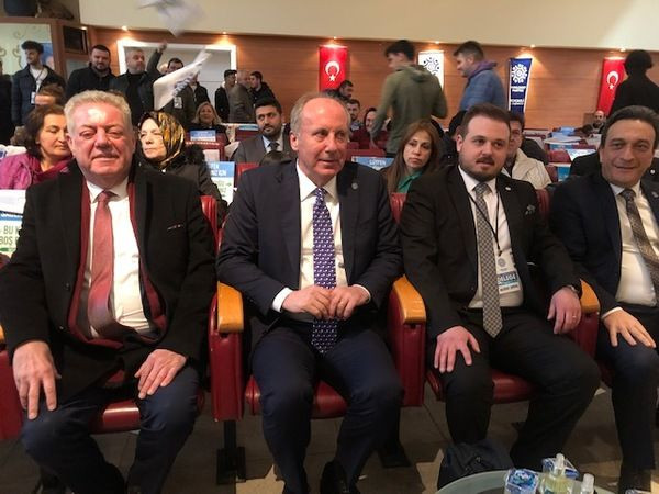 İnce bildiğiniz gibi… BİR AKP’YE BİR CHP’YE VERDİ VERİŞTİRDİ