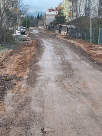 Umutlu Çakar’dan rol çalıyor!