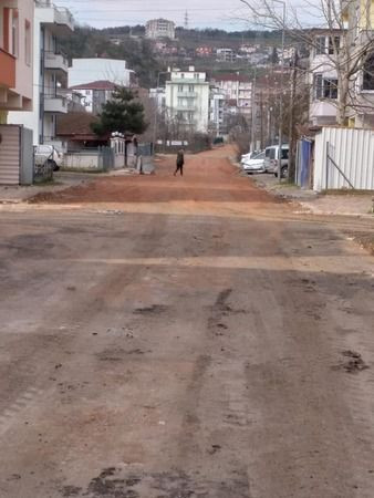 Umutlu Çakar’dan rol çalıyor!