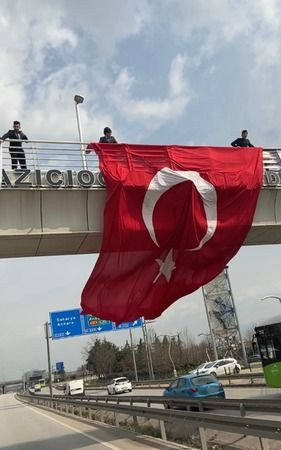 D-100'ü kapatıp Yazıcıoğlu için adalet istediler