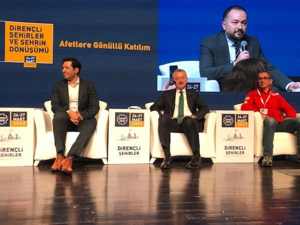 Büyükakın bu sözleriyle alkış aldı