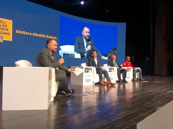 Büyükakın bu sözleriyle alkış aldı