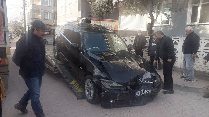 Önce kaza yaptılar sonra BİRBİRLERİNE GİRDİLER