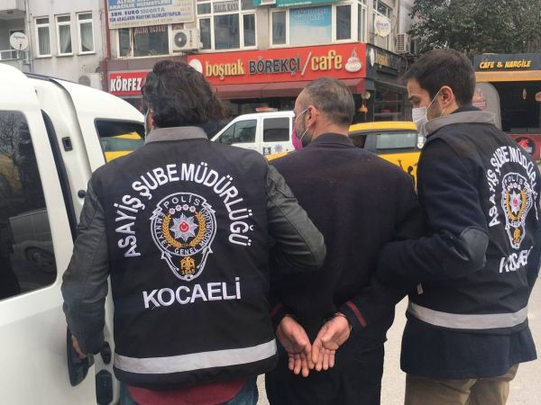 Eşini bıçaklayarak öldüren şüpheli adliyeye sevk edildi