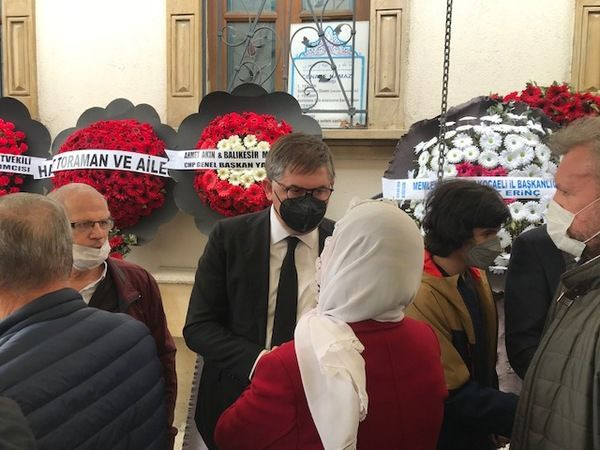 Yıldızlı’nın cenazesine akın ettiler...Son yolculuğuna uğurlandı