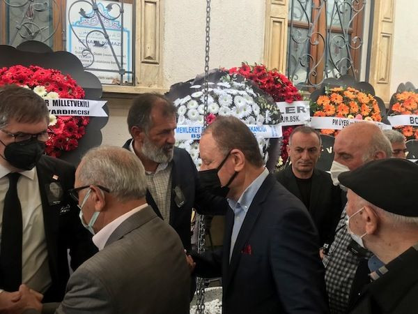 Yıldızlı’nın cenazesine akın ettiler...Son yolculuğuna uğurlandı