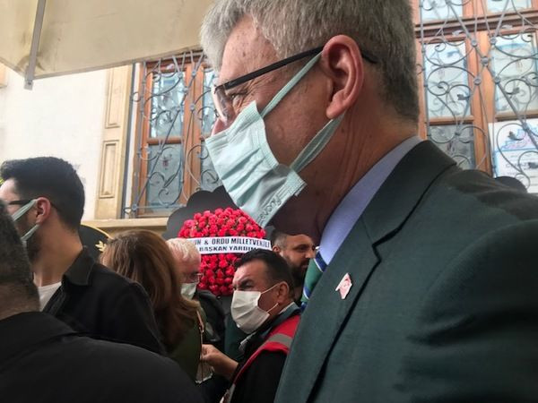 Yıldızlı’nın cenazesine akın ettiler...Son yolculuğuna uğurlandı