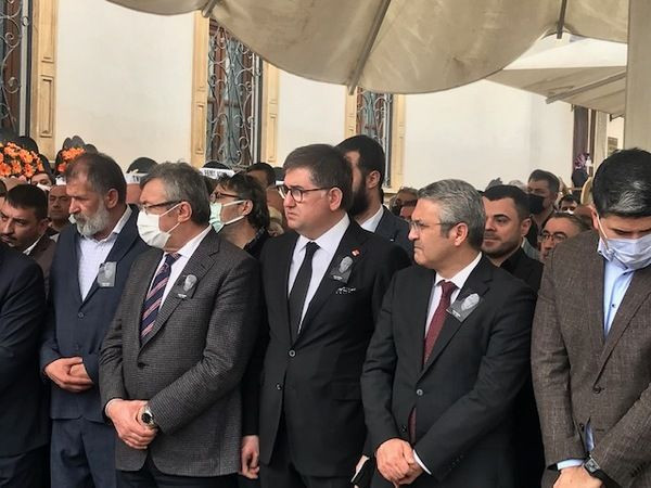 Yıldızlı’nın cenazesine akın ettiler...Son yolculuğuna uğurlandı