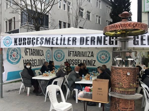 Ne parti ne belediye… Burası Kuruçeşmeliler’in iftar çadırı!