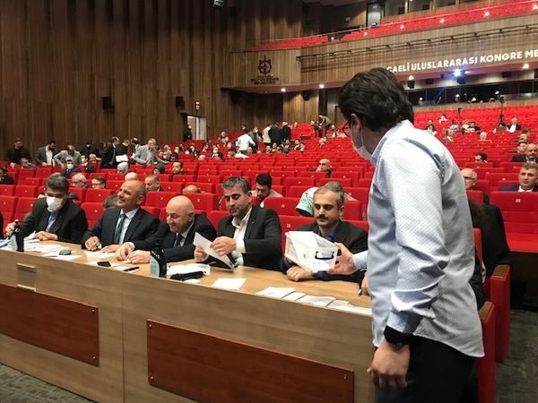 Büyükşehirde komisyonlar belli oldu!