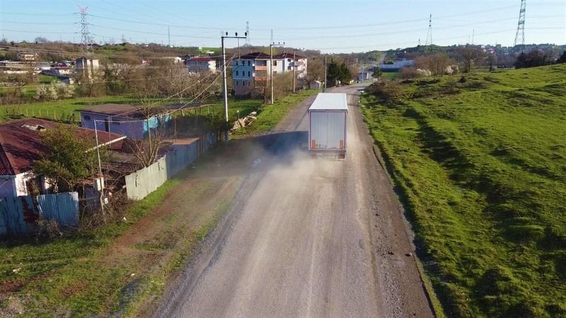 Bu sokağın sakinleri evlerİnİn camlarını açamıyor