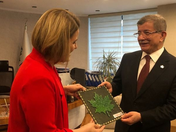 Davutoğlu’ndan Hürriyet’e “Aldığım en güzel hediye”