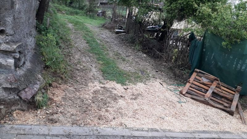 Kandıra Belediyesi bu yolu neden yapmıyor?