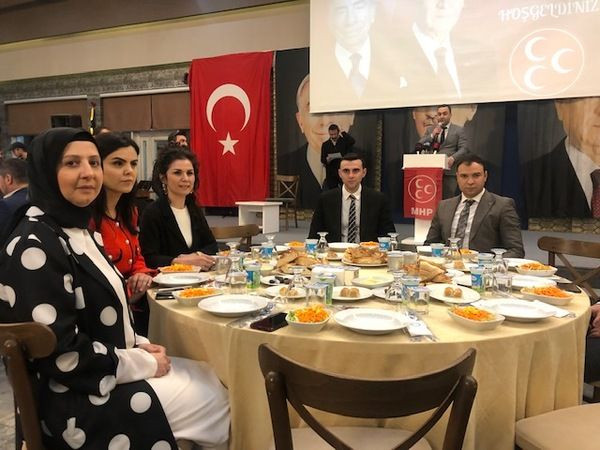 MHP İzmit iftarda buluştu Salon doldu taştı