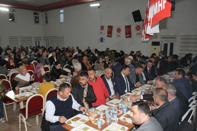 MHP Kartepe’nin iftarına yoğun katılım