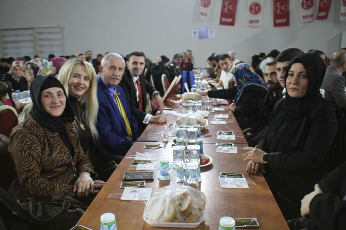 MHP Kartepe’nin iftarına yoğun katılım