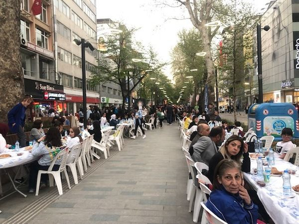 Büyükşehir’in iftarına YOĞUN İLGİ!