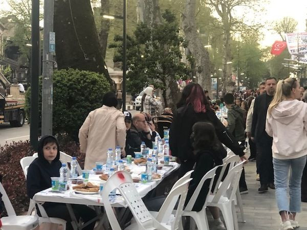 Büyükşehir’in iftarına YOĞUN İLGİ!
