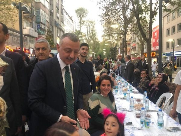 Büyükşehir’in iftarına YOĞUN İLGİ!