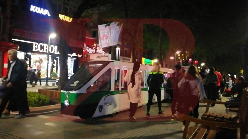 Tramvay, Yürüyüş Yolu’ndan geçti!