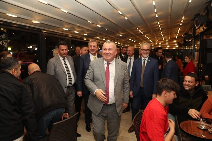 DP’liler finali Gülümse Kafe’de yaptı