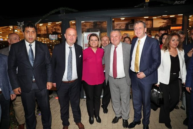 DP’liler finali Gülümse Kafe’de yaptı