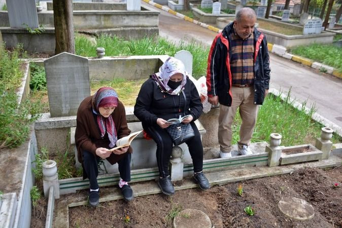 Mezarlıklarda hüzünlü bayram arifesi
