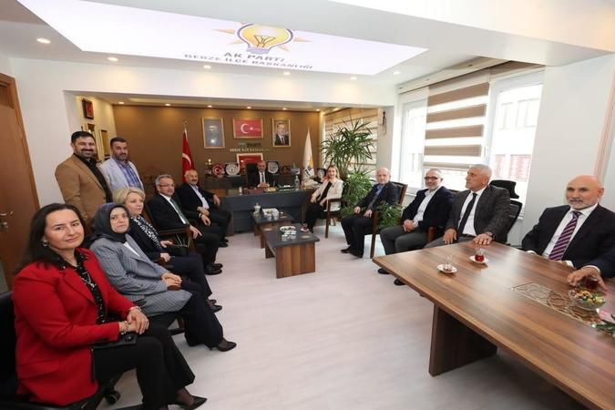 AKP'de 12 ilçede 7 milletvekili, 12 belediye başkanlı bayramlaşma