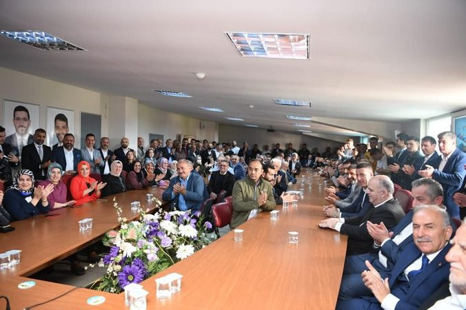 AKP'de 12 ilçede 7 milletvekili, 12 belediye başkanlı bayramlaşma