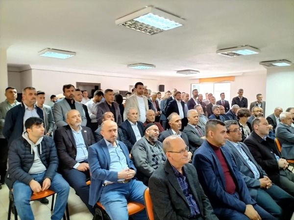 AKP'de 12 ilçede 7 milletvekili, 12 belediye başkanlı bayramlaşma
