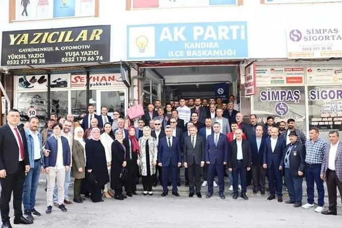 AKP'de 12 ilçede 7 milletvekili, 12 belediye başkanlı bayramlaşma