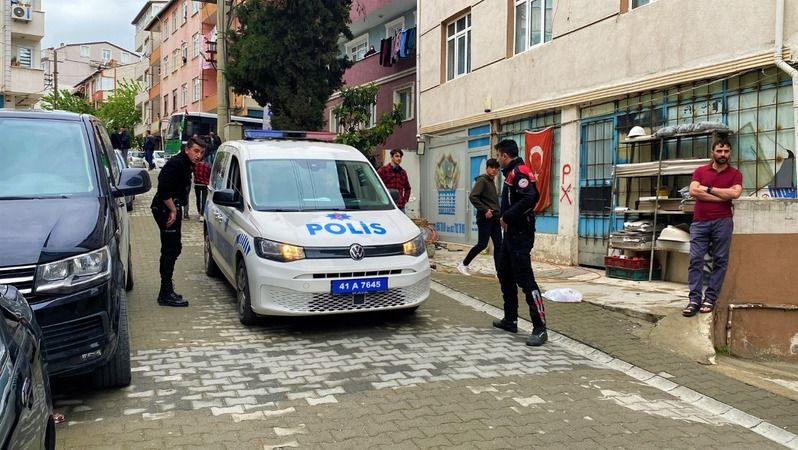 Bayram günü komşular birbirine girdi, anne ve oğlu yaralı!