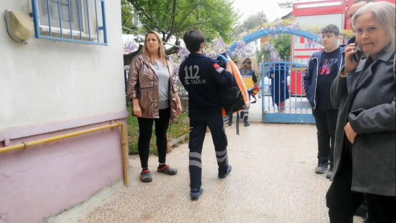 Düştüğü yerden kalkamadı, ekipler camdan girip kurtardı
