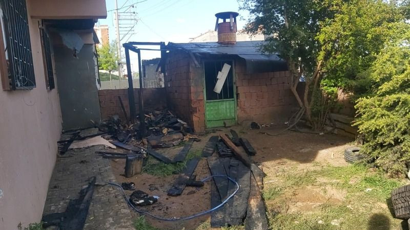Kulübe yangını BİNAYA DA SIÇRADI