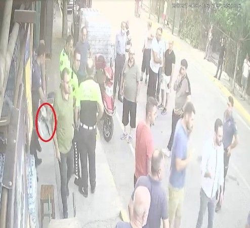 Bir metrelik kılıçla dehşet saçtı!