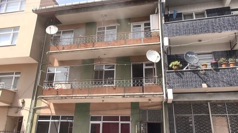 Paşa'da çocuğun çakmakla oyunu evi kül etti!