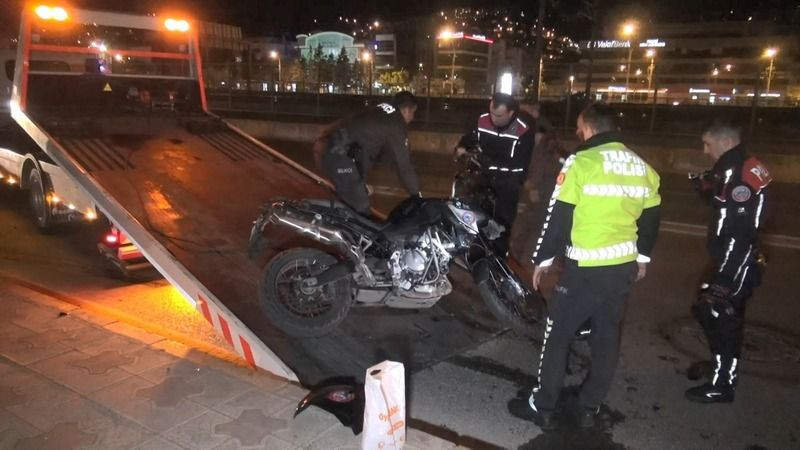 Görevden dönen polis kaza yaptı