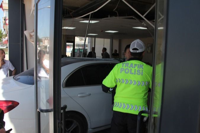 Lüks otomobil VERGİ DAİRESİNE DALDI!