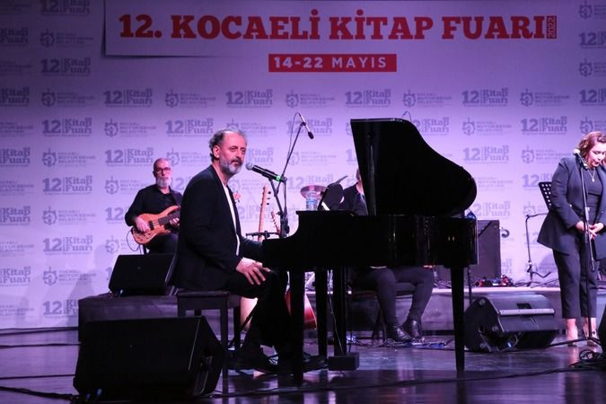 12. Kocaeli Kitap Fuarı muhteşem bir geceyle kapılarını açtı