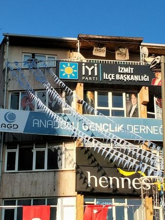 İYİ Parti’de bayrak asmak ilçe başkanına kaldı!