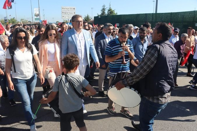 CHP Kocaeli Maltepe’deki mitinge akın etti! 104 otobüs gittiler
